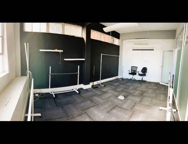156M² OFFICE TO LET IN WOODSTOCK